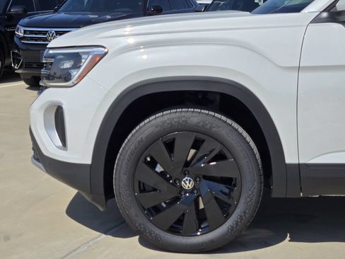 New 2026 Volkswagen Atlas SE FWD image 6