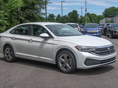 Used 2023 Volkswagen Jetta SE FWD image 7