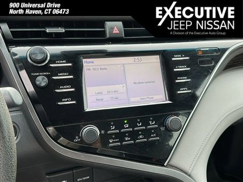 Used 2018 Toyota Camry L image 14