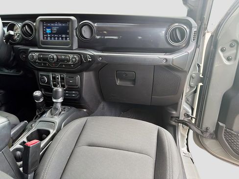Used 2022 Jeep Gladiator Sport AWD/4WD image 17