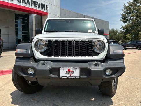 Used 2025 Jeep Wrangler Unlimited Sport AWD/4WD image 3