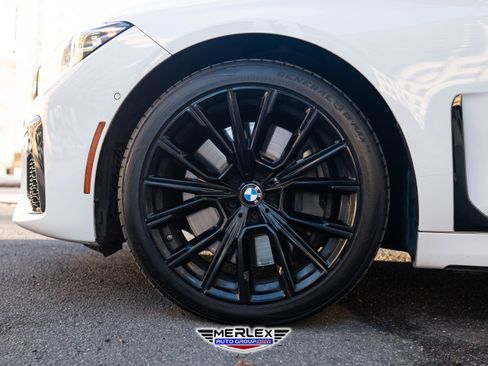 Used 2020 BMW 750i xDrive w/ Executive Package image 9