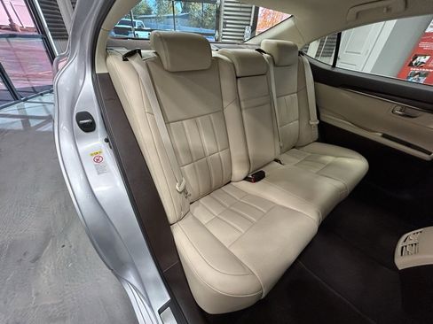 Used 2017 Lexus ES 350 350 w/ Luxury Package image 6
