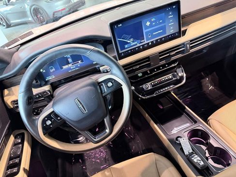 Used 2023 Lincoln Corsair Reserve AWD/4WD image 40
