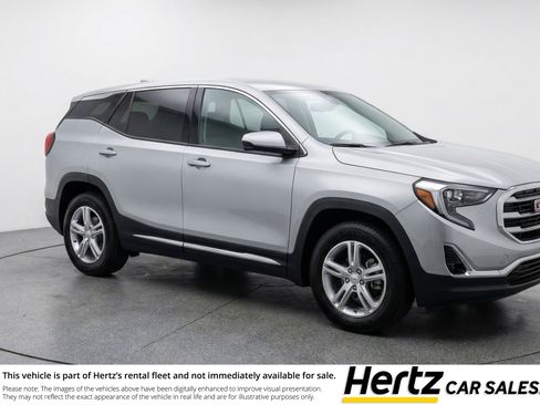 Used 2024 GMC Terrain SLE image 1