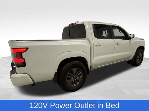 Used 2025 Nissan Frontier SV w/ SV Convenience Package image 5