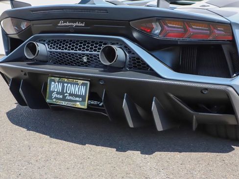 Used 2019 Lamborghini Aventador SVJ AWD/4WD image 31