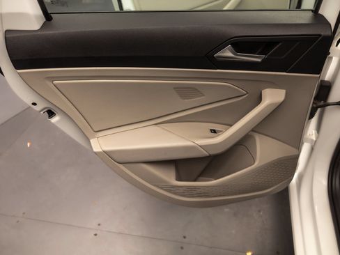 Used 2023 Volkswagen Jetta SE w/ Panoramic Sunroof Package FWD image 32