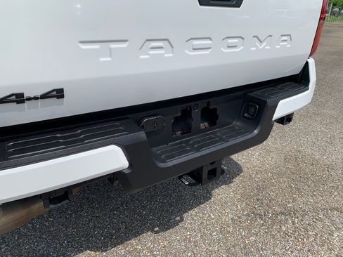 Used 2024 Toyota Tacoma TRD Off-Road AWD/4WD image 8