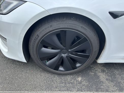 Used 2022 Tesla Model S AWD/4WD image 13
