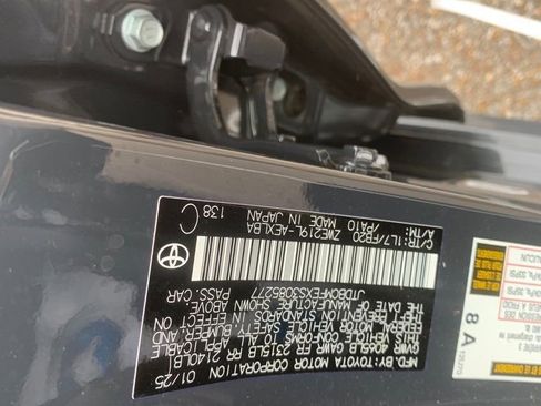 Used 2025 Toyota Corolla LE image 32