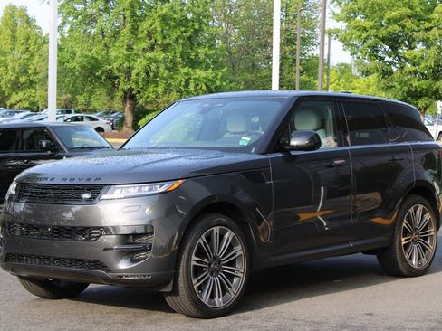 Used 2024 Land Rover Range Rover Sport SE AWD/4WD image 8