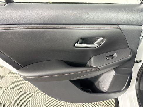 Used 2025 Nissan Sentra SR w/ Midnight Edition FWD image 24