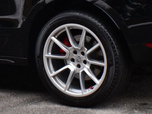 Used 2015 Porsche Macan Turbo image 11