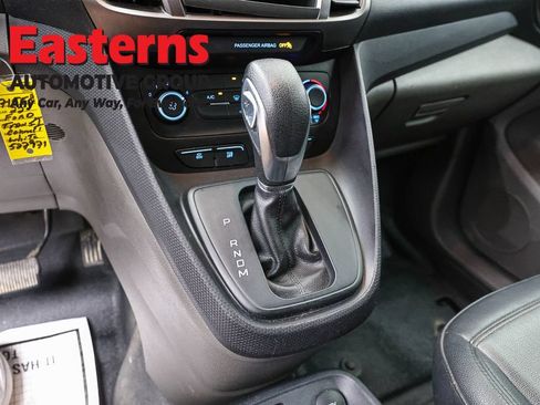 Used 2022 Ford Transit Connect XL FWD image 12