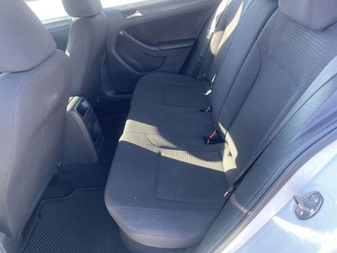 Used 2016 Volkswagen Jetta S image 17