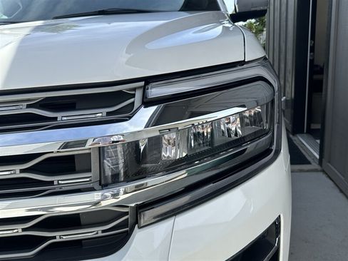 Used 2024 Ford Expedition Platinum AWD/4WD image 29