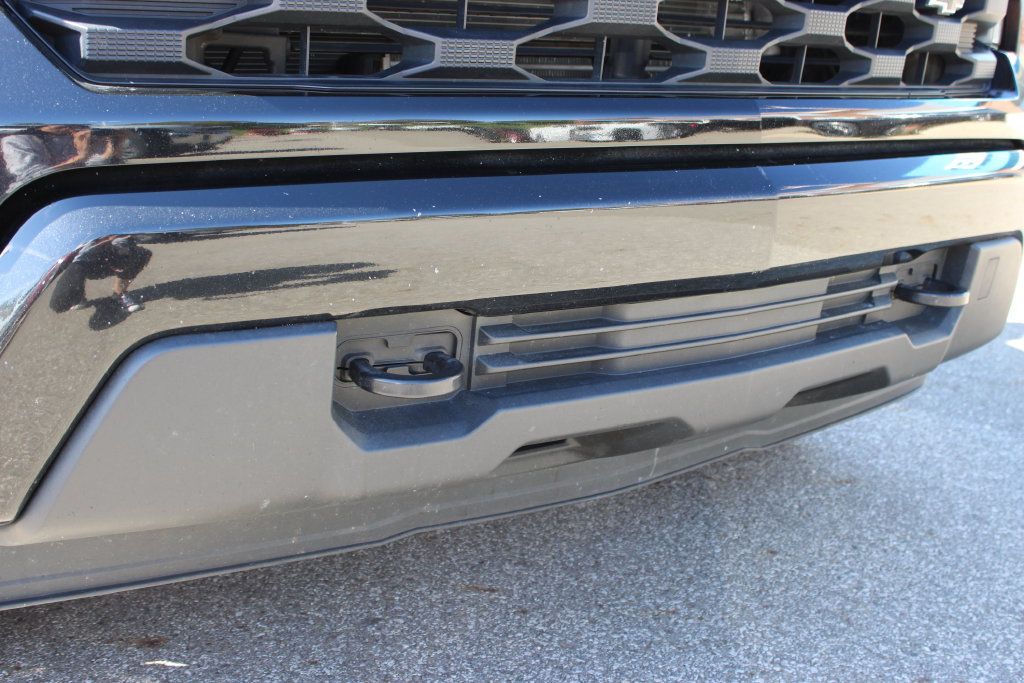 Used 2022 Chevrolet Silverado 1500 Custom w/ LPO, Dark Essentials Package AWD/4WD image 5