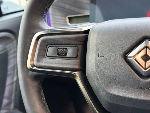 Used 2023 Rivian R1S Adventure image 30