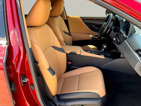Used 2025 Lexus ES 350 w/ Premium Package FWD image 9
