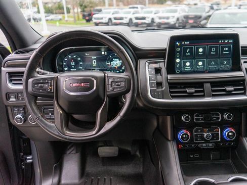 Used 2022 GMC Yukon XL AT4 w/ AT4 Premium Plus Package image 18