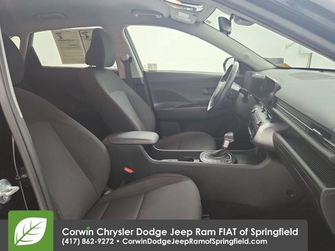 Used 2025 Hyundai Kona SEL AWD/4WD image 30