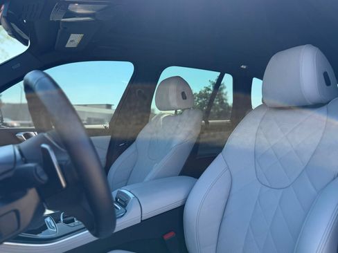 Used 2026 BMW X5 xDrive40i w/ M Sport Package AWD/4WD image 55