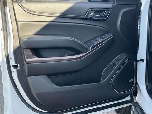 Used 2017 GMC Yukon SLT w/ Premium Edition image 15