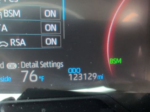Used 2023 Toyota RAV4 XLE FWD image 16