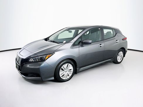 Used 2024 Nissan Leaf S FWD image 3