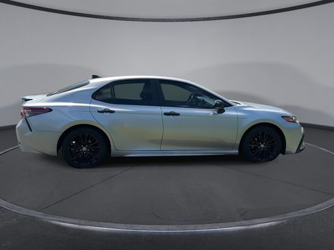 Used 2021 Toyota Camry SE w/ Convenience Package FWD image 9