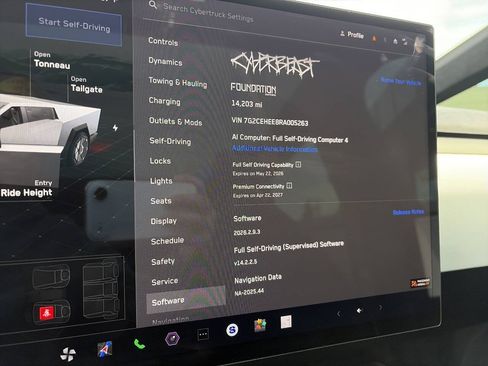 Used 2024 Tesla Cybertruck Cyberbeast AWD/4WD image 35