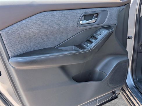 Certified 2022 Nissan Rogue SV image 14