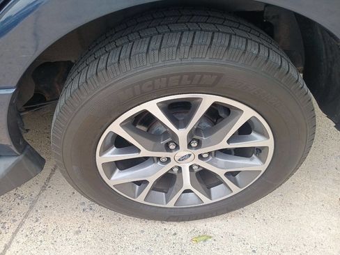 Used 2015 Ford Expedition XLT w/ Equipment Group 202A image 6