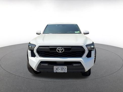 Used 2025 Toyota Tacoma TRD Off-Road AWD/4WD image 4