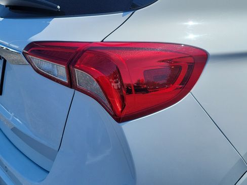 Used 2019 Buick Envision Essence FWD image 11