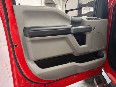 Used 2019 Ford F350 XLT w/ XLT Premium Package AWD/4WD image 9