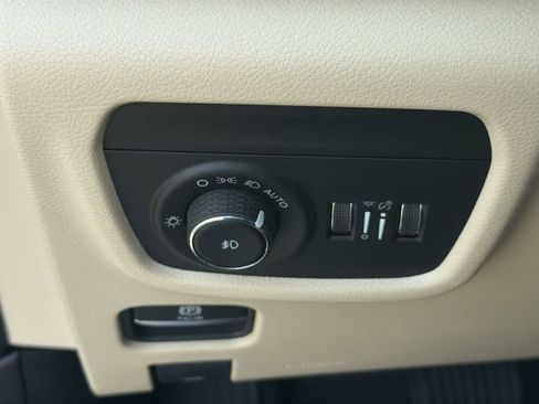 New 2026 Jeep Grand Cherokee L Limited AWD/4WD image 31