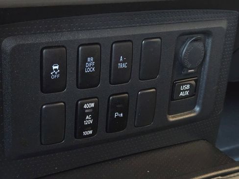 Used 2014 Toyota FJ Cruiser 4WD w/ Upgrade Package image 17