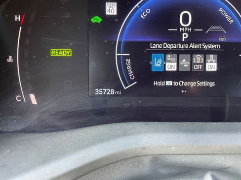 Used 2025 Toyota Camry LE image 39