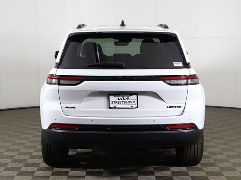 Used 2023 Jeep Grand Cherokee Limited w/ Black Appearance Package image 14