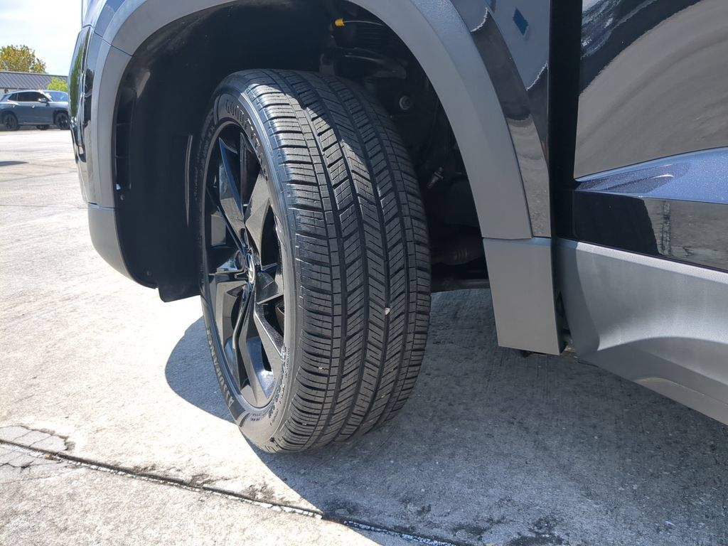 Certified 2022 Volkswagen Taos SE FWD image 35