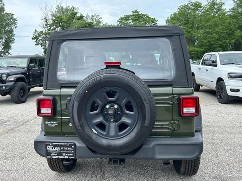 Used 2022 Jeep Wrangler Sport image 4