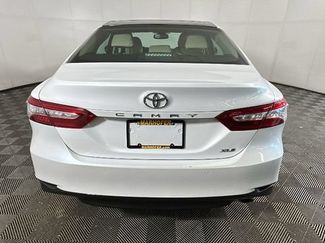 Used 2018 Toyota Camry XLE FWD video 3