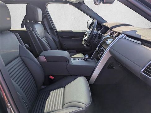 New 2026 Land Rover Discovery S AWD/4WD image 17