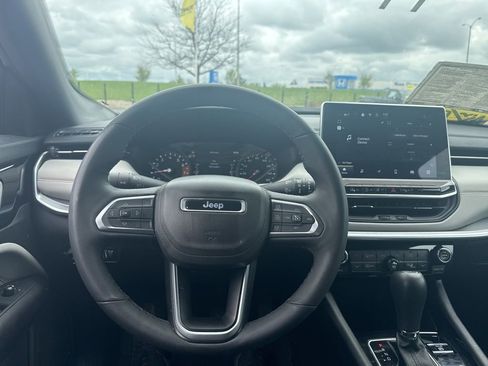 Used 2025 Jeep Compass Limited AWD/4WD image 24