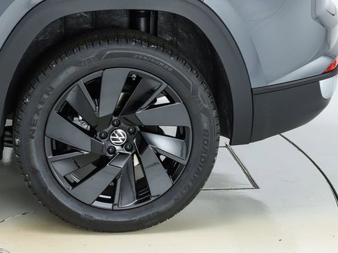 New 2026 Volkswagen Atlas Cross Sport SE image 44