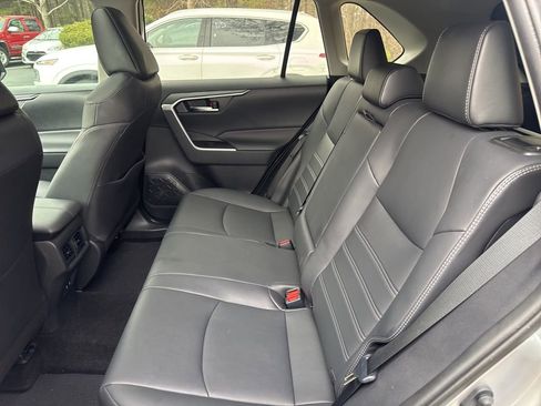 Used 2019 Toyota RAV4 XLE Premium image 10