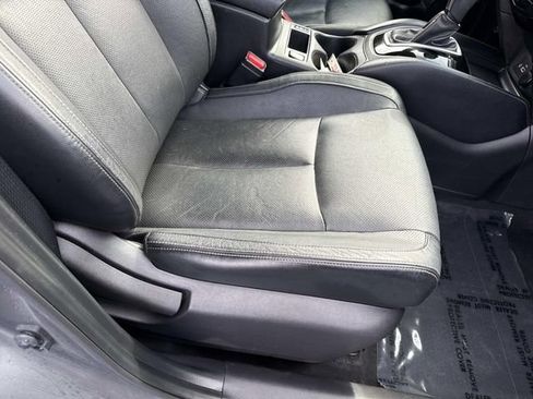 Used 2018 Nissan Rogue SL image 10