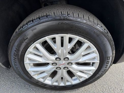 Used 2024 GMC Acadia Elevation w/ Luxury Package FWD image 12